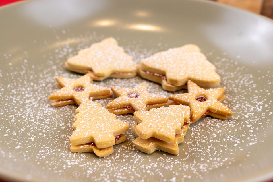 Christmas Cookies I — Linz Tarts & Ischel's Cookies