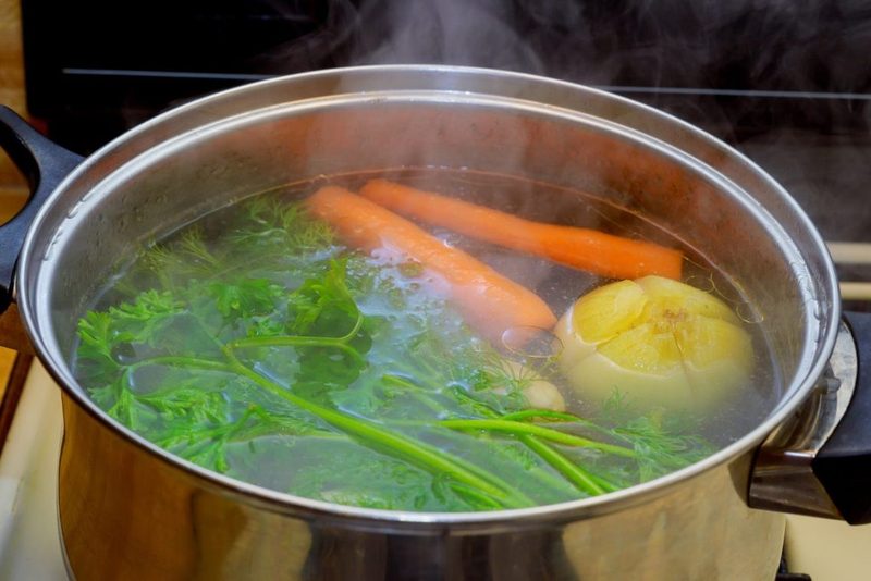 Guide to Cooking Stocks: Chicken, Beef, Veggie & More
