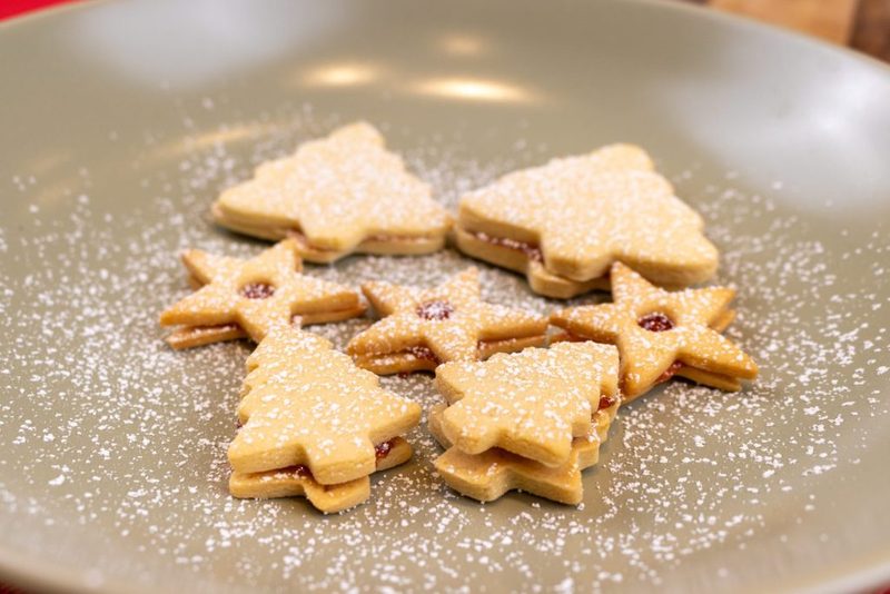 Linzer Tarts Cookies (Linecké Cukroví)