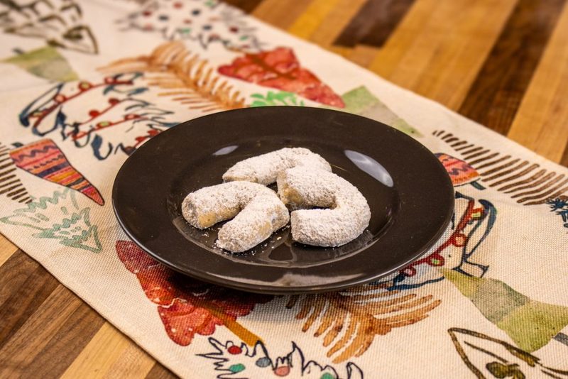 Vanilla-walnut Crescents (vanilkové rohlíčky)